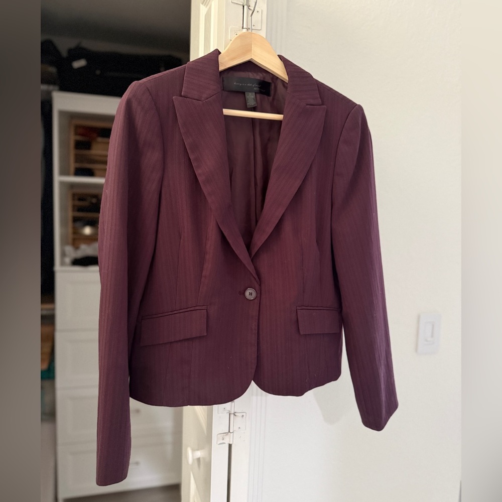 Plum One-button blazer in Size L (wine, plum, berry, cranberrypurple)